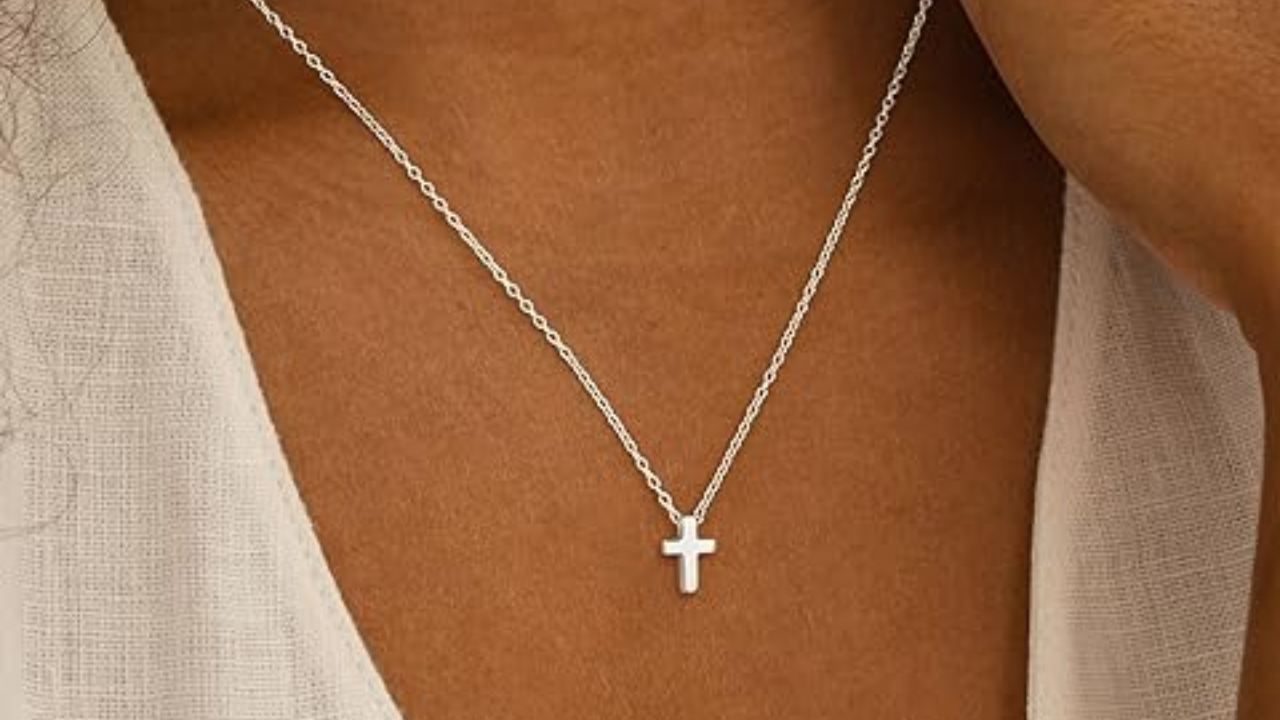 Kendra Scott Cross Necklace: The Perfect Blend of Modern and Timeless