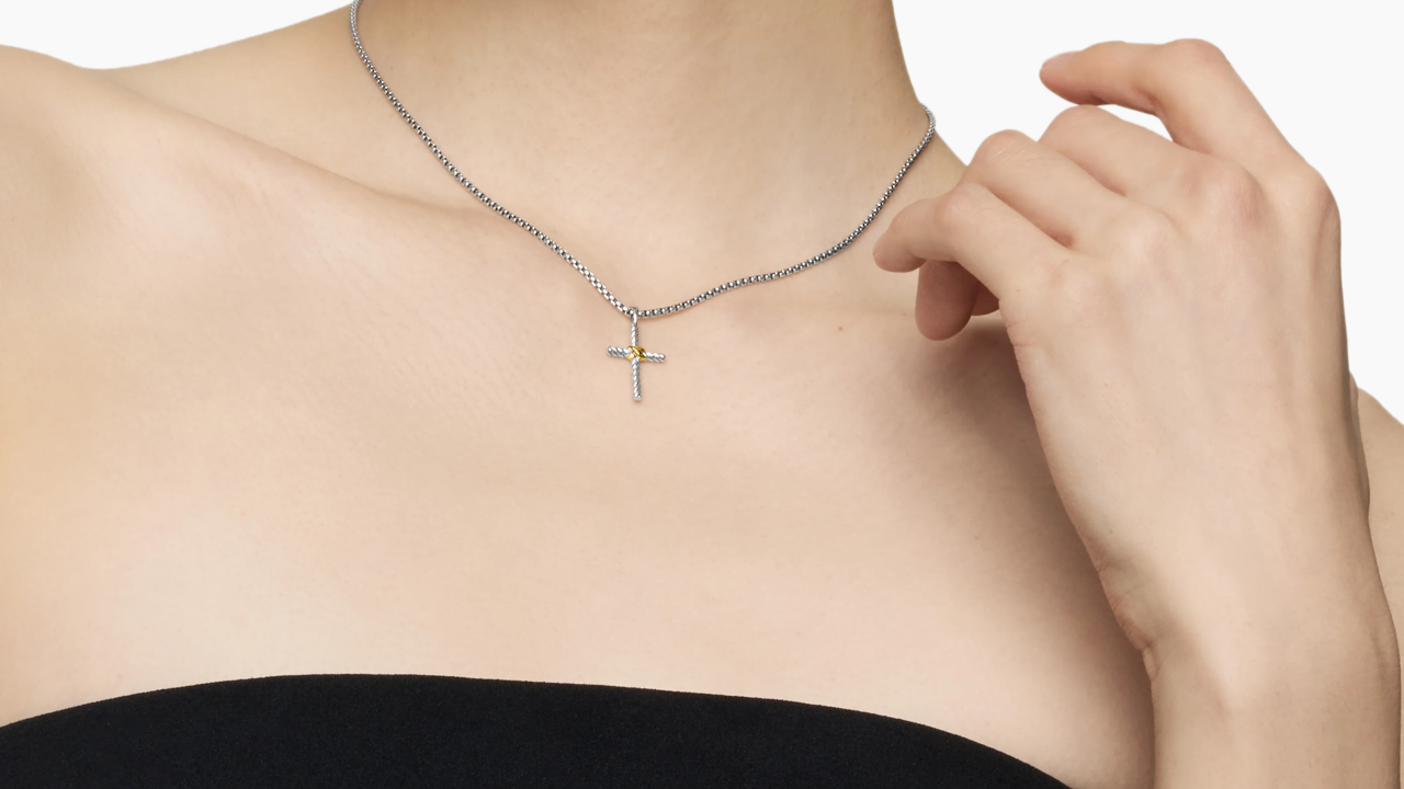 Cross Necklace for Women: How to Choose the Right One for You