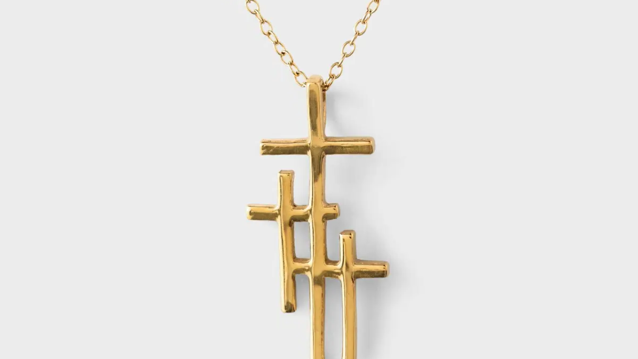 Calvary 3 Cross Necklace: A Perfect Gift for Baptism or Confirmation