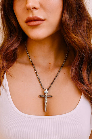 Jesus tied with ropes to the cross necklace and the wound in his side in solid sterling silver S925 crucifix for man catholic orthodox