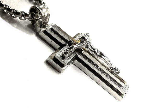 High Relief 3 layer Crucifix Cross Waterproof Hypoallergenic necklace All Stainless Steel Black Silver Gold Box Chain