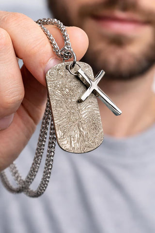Engraved Jesus Image Crucifix Dog Tag Cross Necklace Calvary Biker Waterproof Medallion Heavy Chain for Mens Christian Jewelry Jewellery