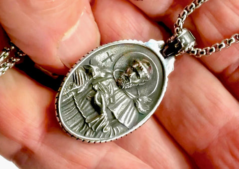 Saint Francis of Assisi Necklace Medal Scared Heart of Jesus Protector of animals environment Pendants Patron Saint Police Officers Soldiers